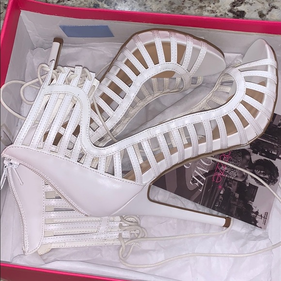 Heels - Picture 5 of 6